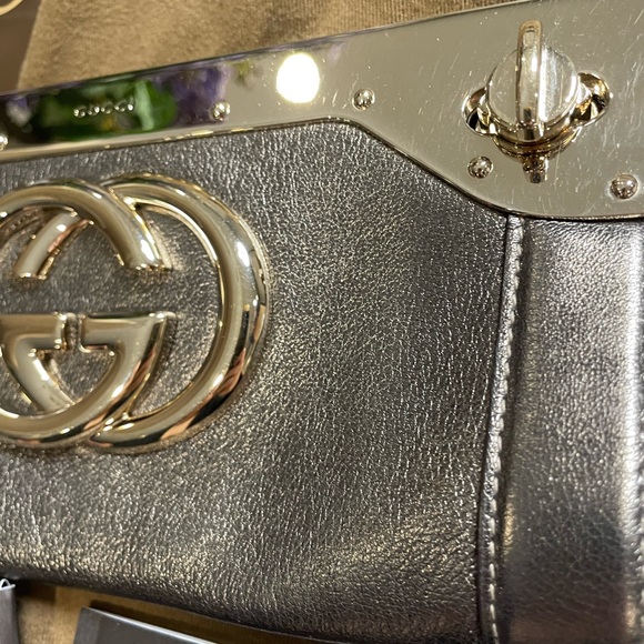 Gucci clutch - Picture 7 of 16
